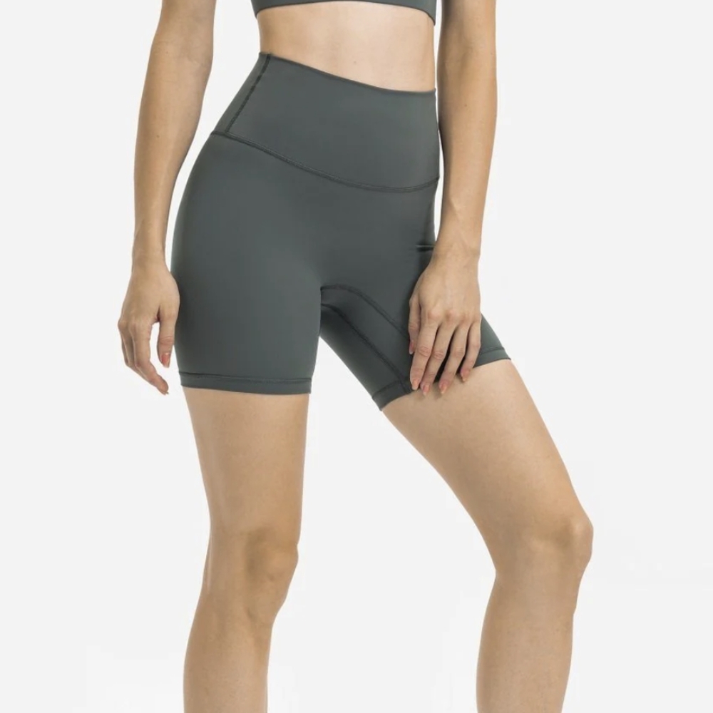 ✨5/$25✨ Zella dark sage green biker shorts